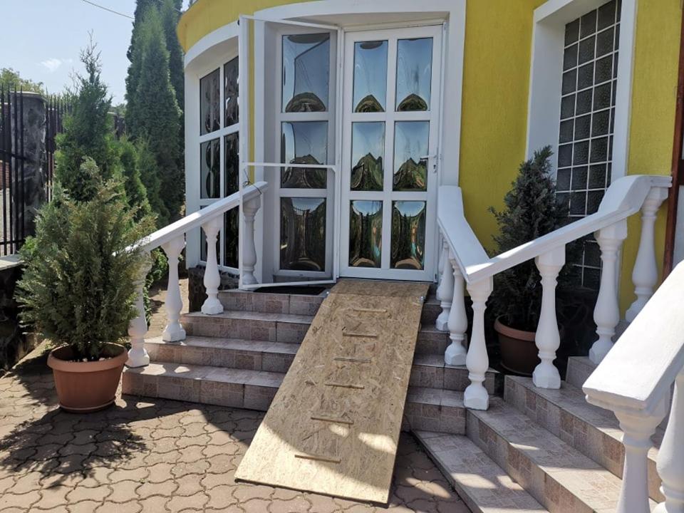 Stars Livezeni - B&B Ivănești