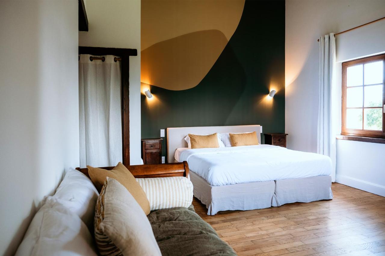 Deluxe Double Room (2 Adults + 1 Child)