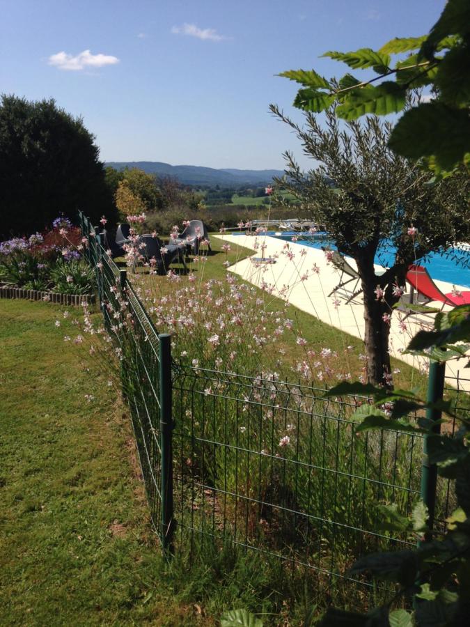 Le gîte du mas avec piscine - B&B Bourganeuf