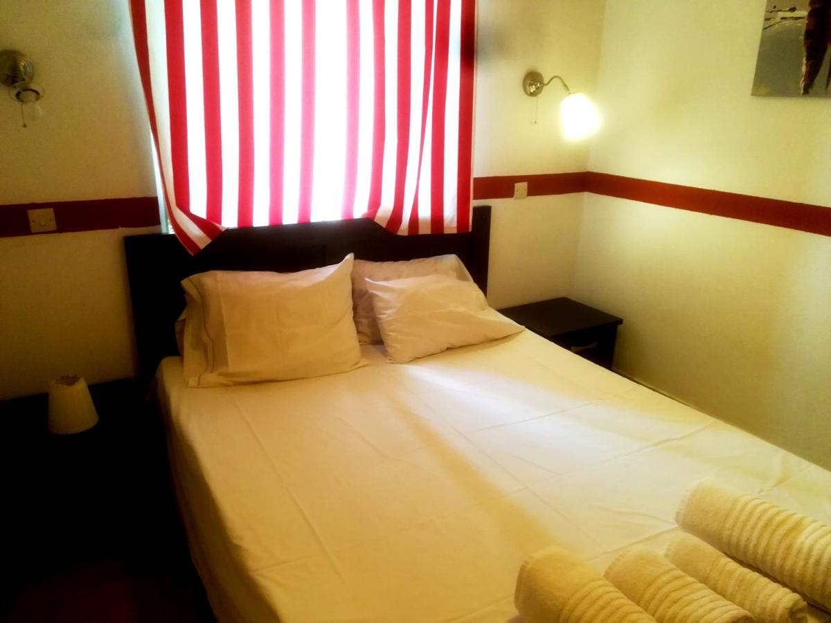 Basic Triple Room