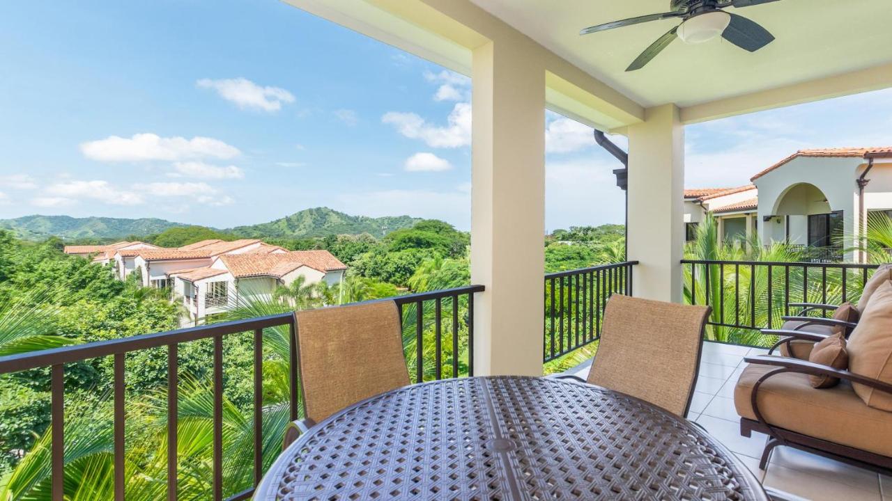 Well-decorated 3rd-floor unit with unique designs and mountain view in Coco - B&B