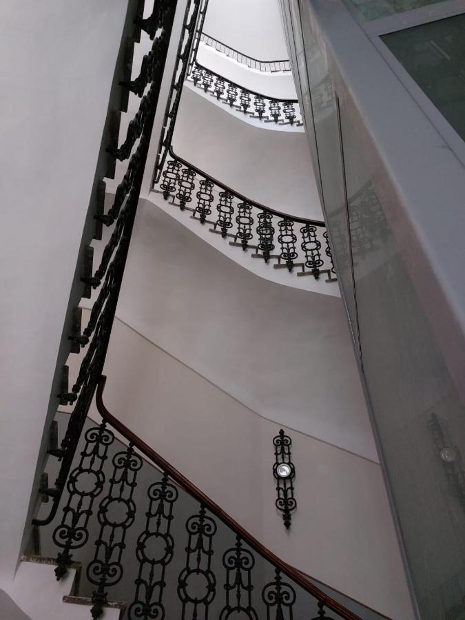 MIRANDA APARTMENTS nel cuore del Vomero - Chambres d’hôtes Naples