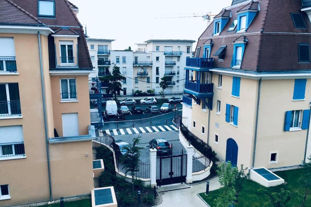 Apartment in Paris Suburb, 15 minutes to center. - B&B