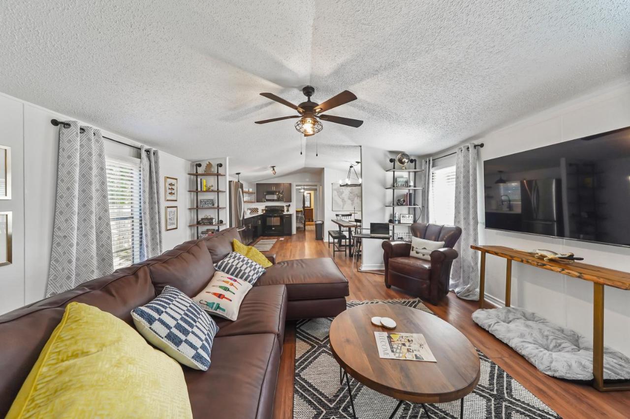 Lake Conroe 3BR Boat Ramp Access BBQ Sleeps 8 - Ferienwohnung Willis