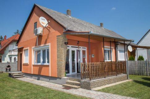 B&B Balatonmáriafürdő - Kelemen Nyaraló Balatonmáriafürdő - Bed and Breakfast Balatonmáriafürdő