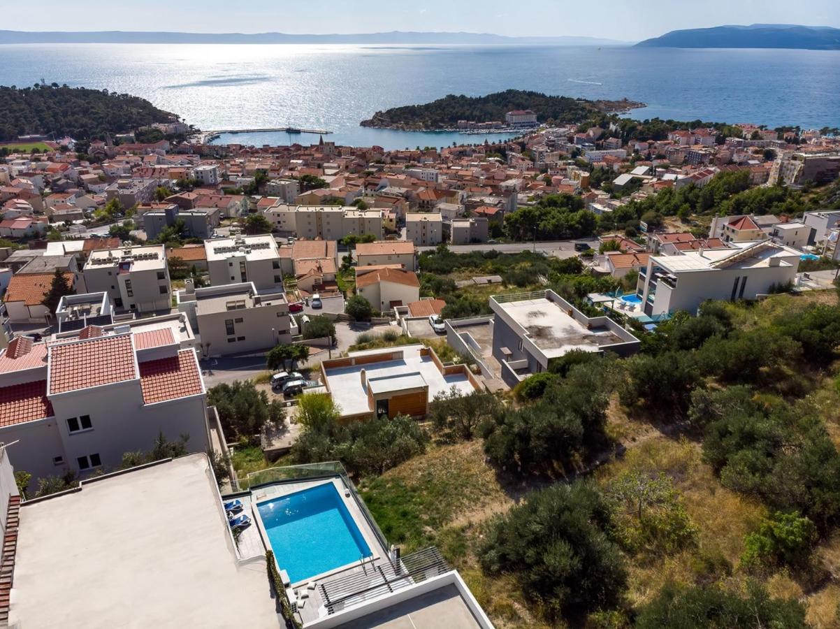 NEW! Villa Lea 5-bedroom villa with private pool and amazing views of city and sea - Bed and Breakfast Makarska