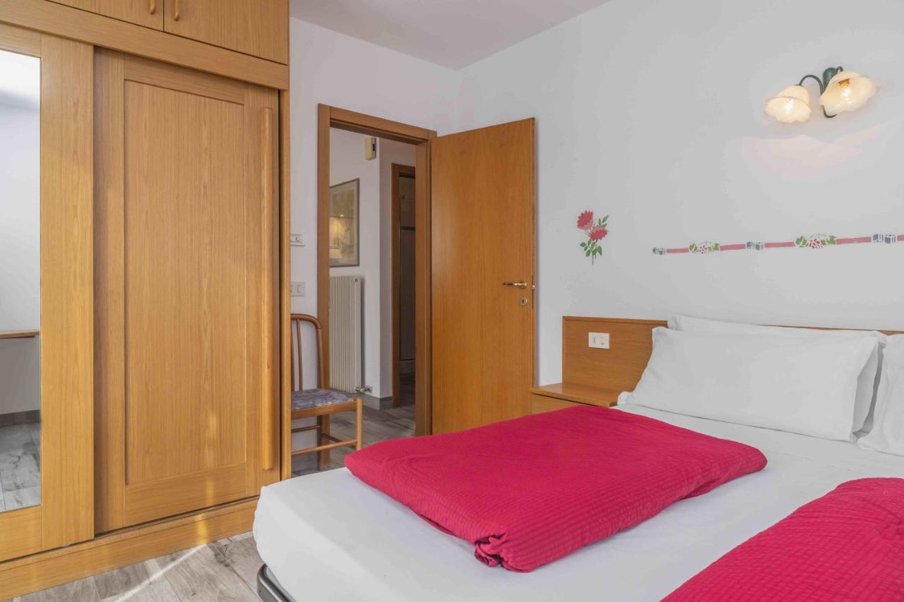 Apartment mit Balkon