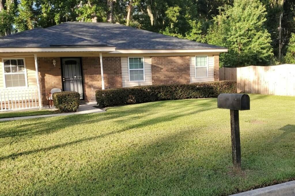 Southern Charm Vacation Rental - B&B