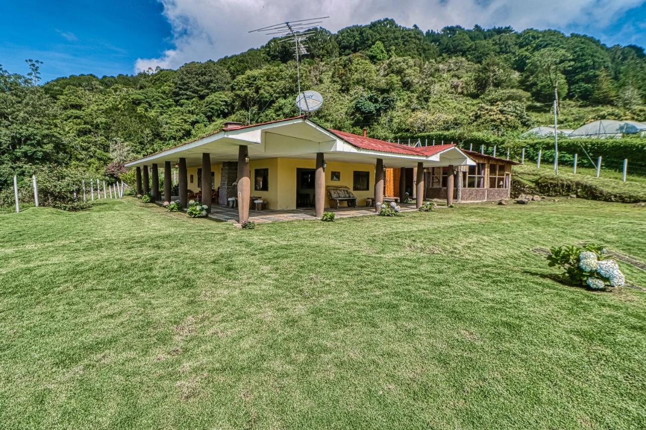 Four bedroom holiday home 
