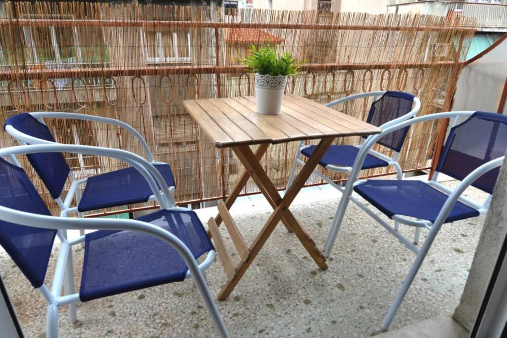 Georgia's Cozy Apartment in Koukaki - B&B Atenas