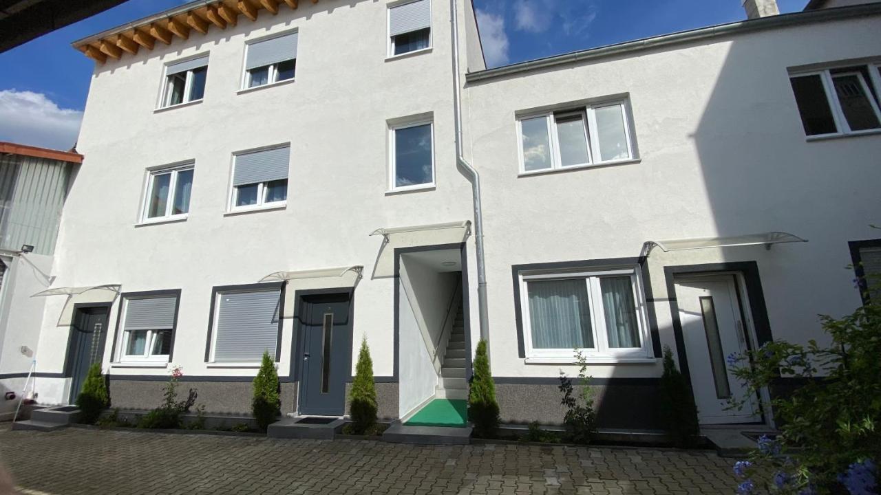 Pension Neon - B&B Mannheim