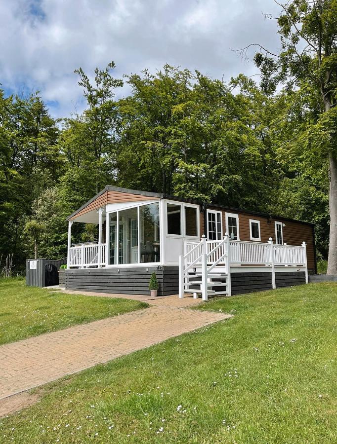 B&B Swarland - Percy Wood Lodges with Hot Tubs - Bed and Breakfast Swarland