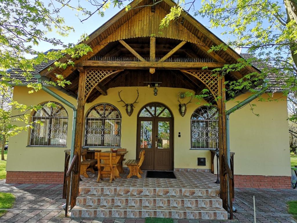 B&B Hódmezővásárhely - Tóbiás Tanya Vendégház - Bed and Breakfast Hódmezővásárhely