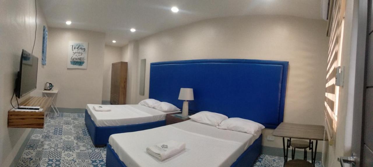 Athena's Guest House - Bed and Breakfast