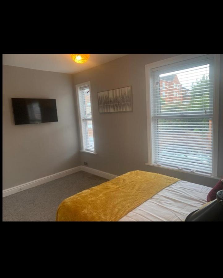 B&B Rugby - Beautiful stylish house near town centre - Bed and Breakfast Rugby