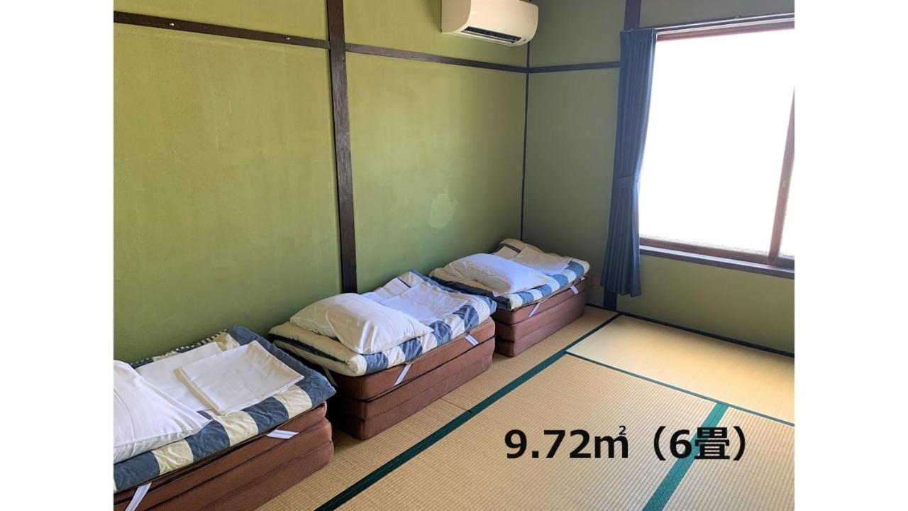 Economy Triple Room with Shared Bathroom