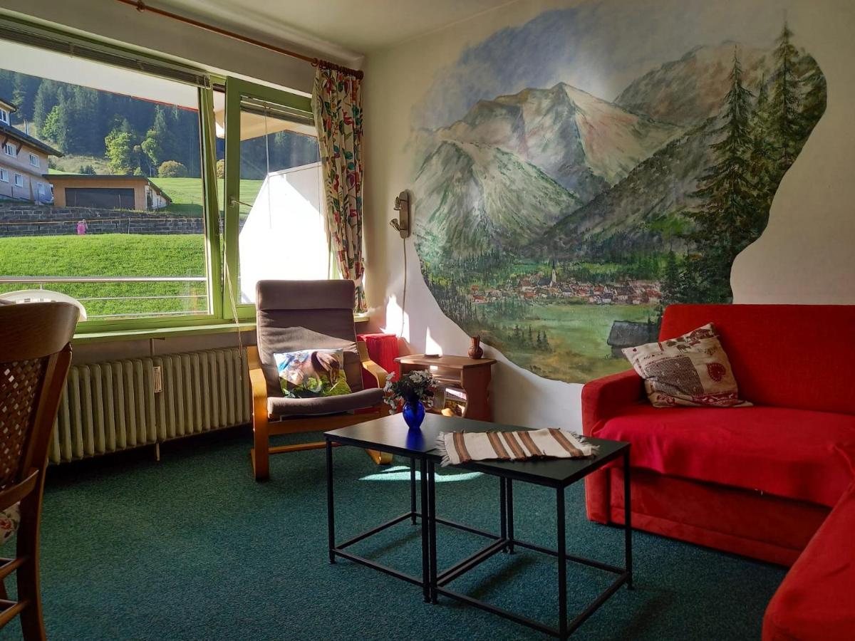 B&B Mittelberg - Aparthotel 333 mit Schwimmbad Kleinwalsertal - Bed and Breakfast Mittelberg