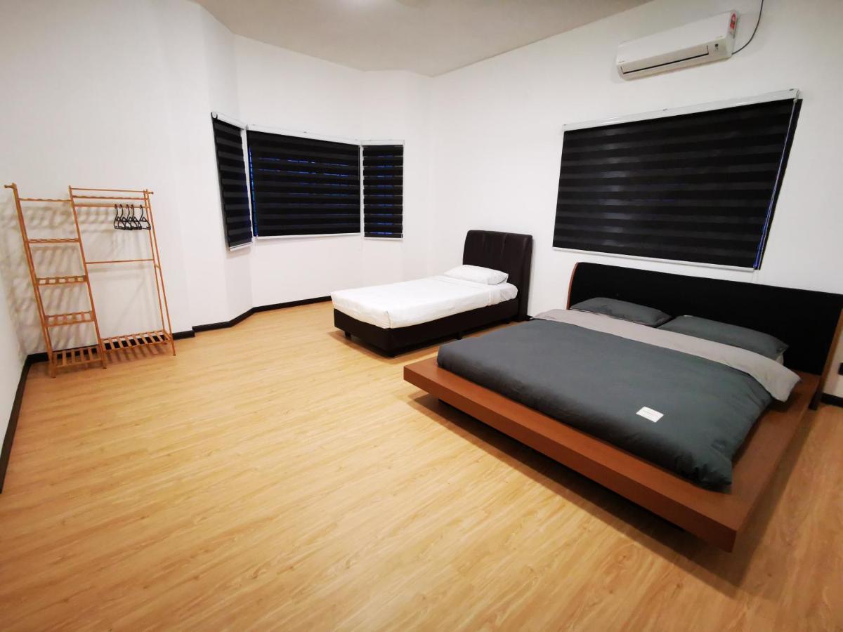 Lagoon Ibai 4BR Corner Lot 14Pax HOME with Netflix, Free WIFI by Suite18 - B&B