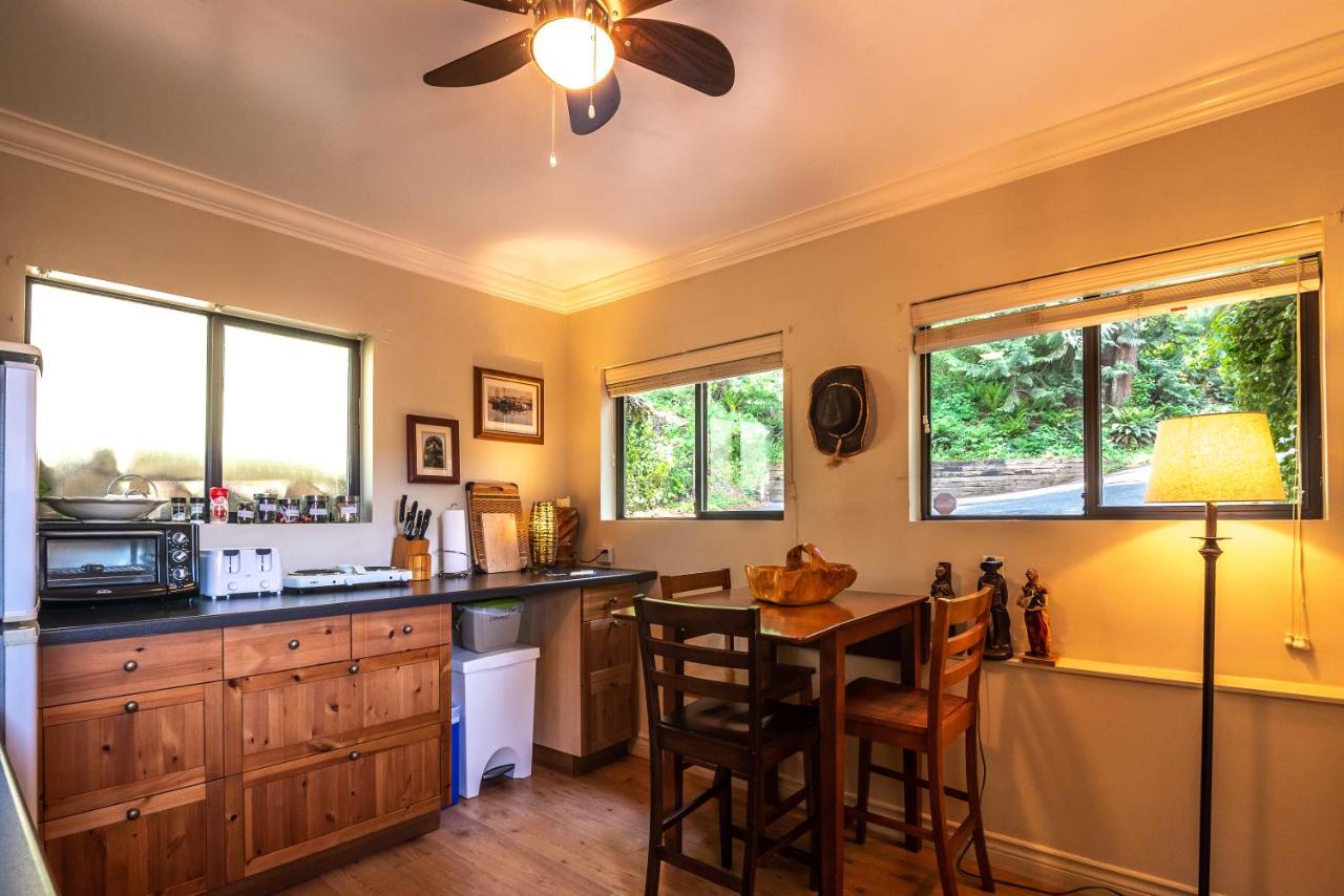 The Fraser River's Edge B&B Lodge - Bed and Breakfast