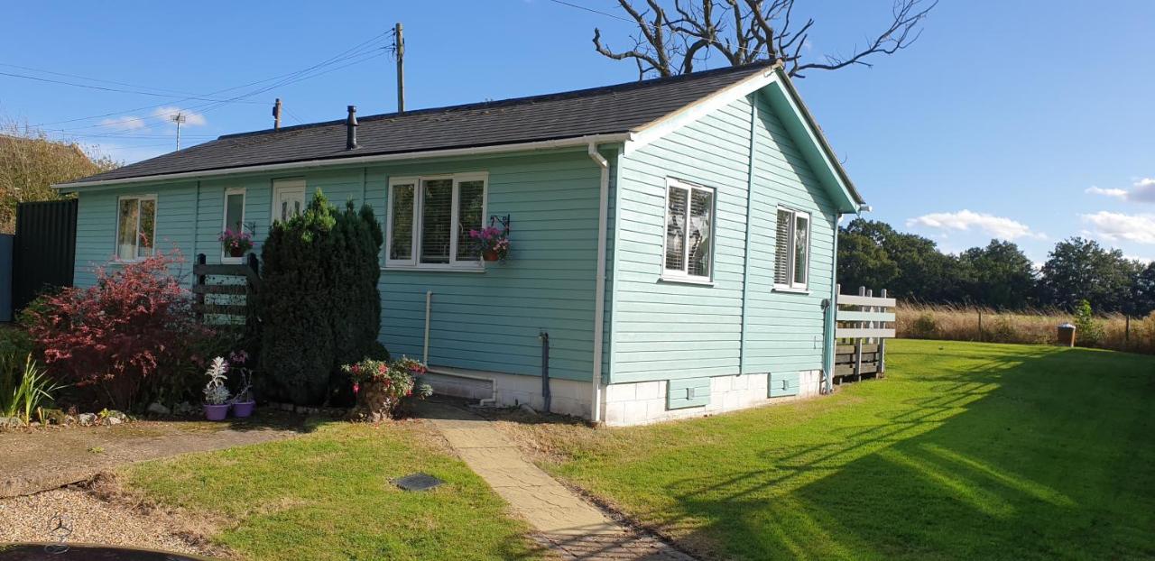 B&B Beccles - The Cabin,Kings Lane,Weston - Bed and Breakfast Beccles