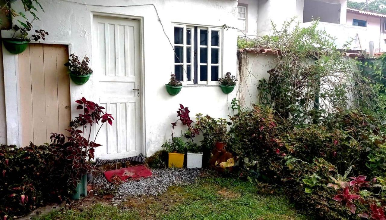 Suíte simples com entrada independente na região central de Paraty - B&B