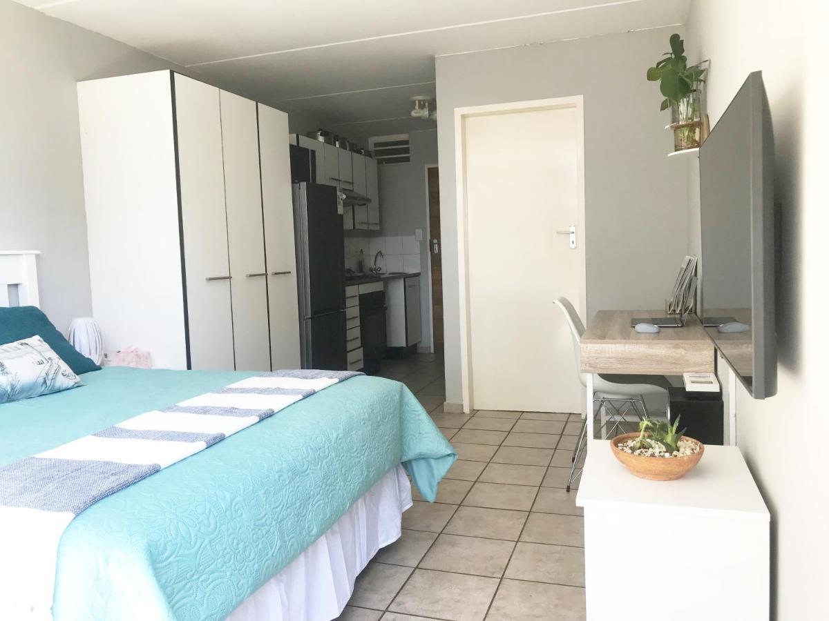 B&B Pretoria - Smart Studio with Netflix and no load shedding - Bed and Breakfast Pretoria