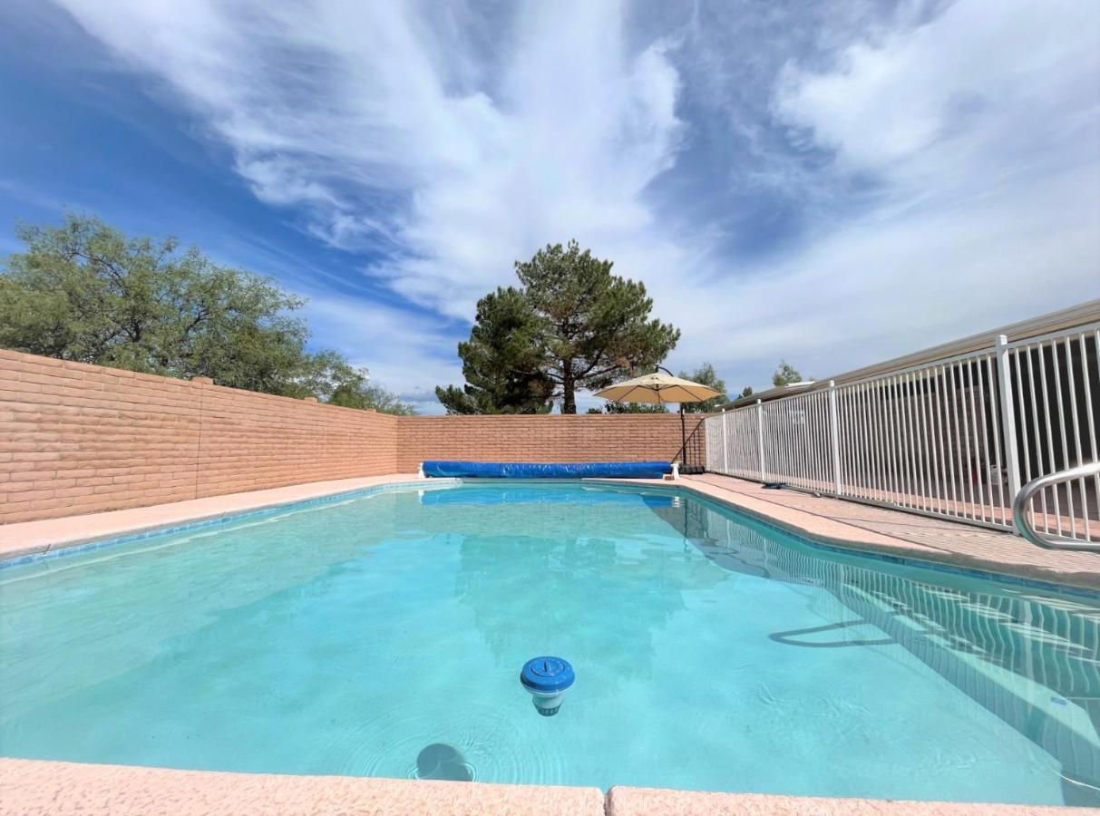 Luxe 4BR 2BTH l Pool & Grill l Central Location l Mountain View l Family Vacation l RV Site - B&B