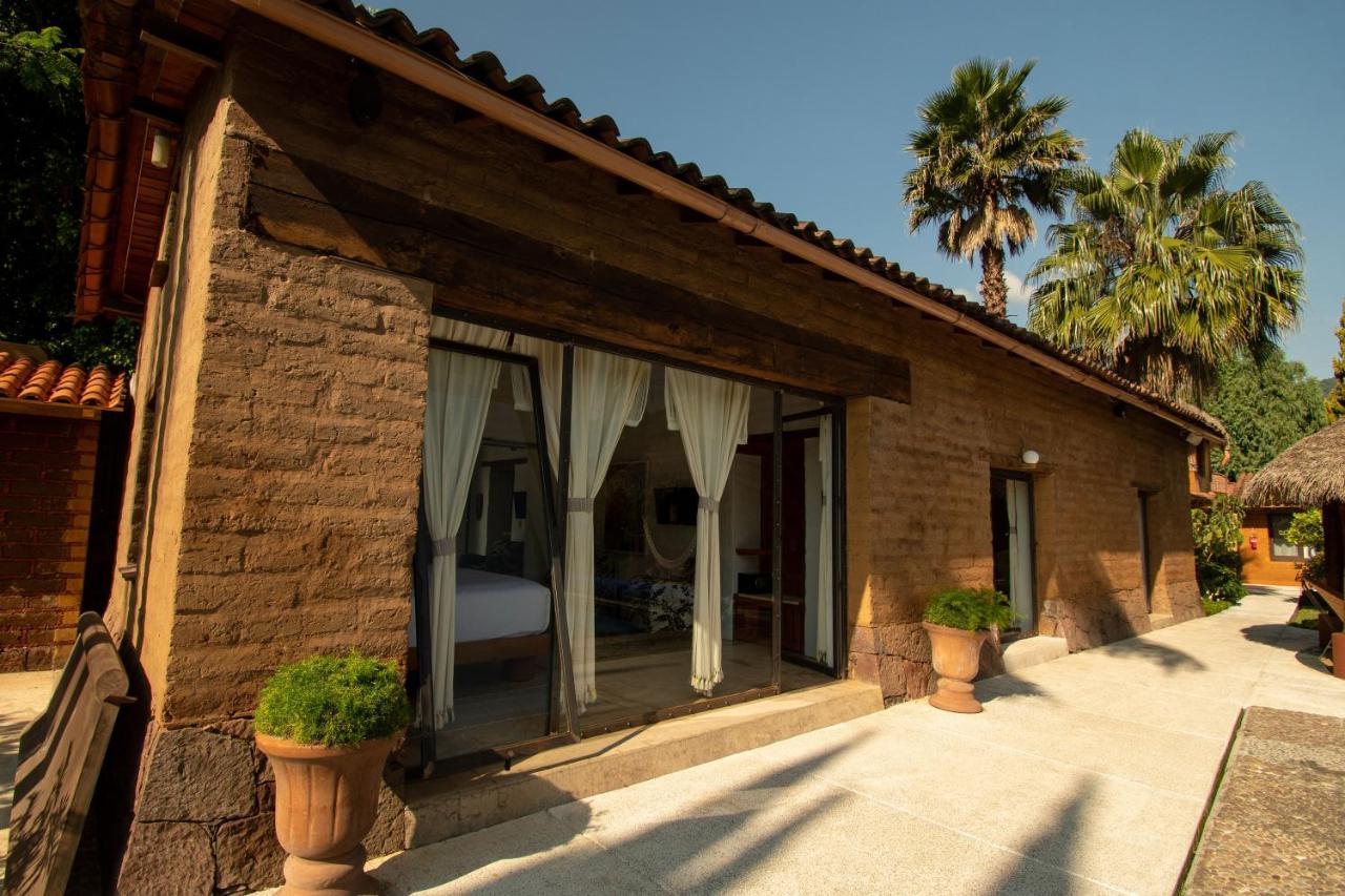 Deluxe Double or Twin Room with Mountain View