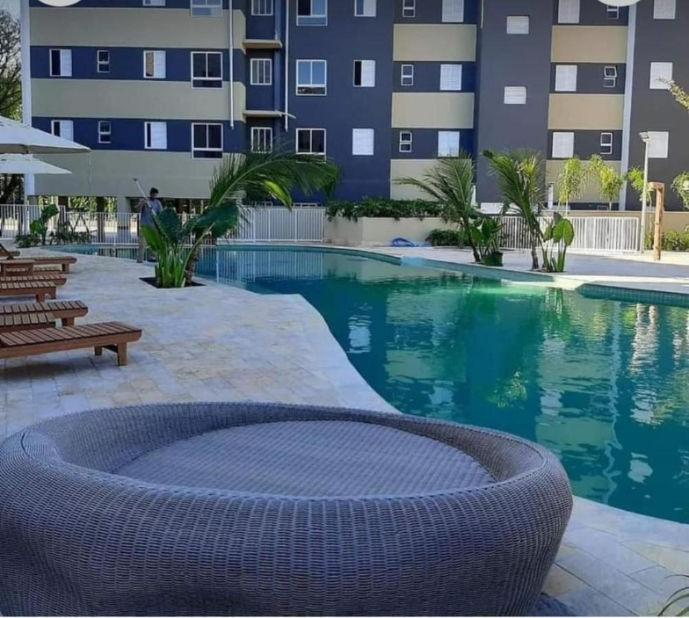 Apartment with Pool View