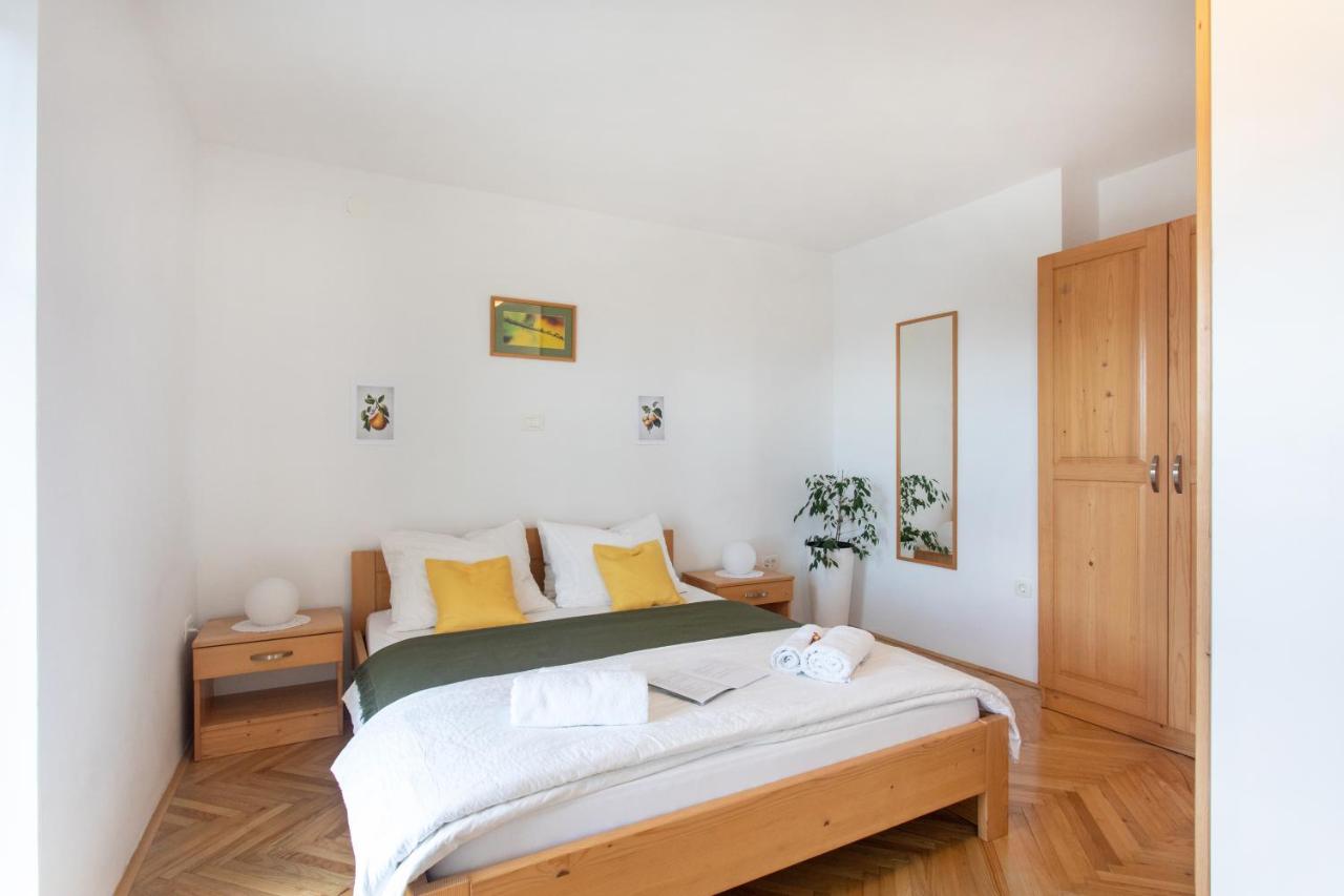 Apartamento con balcón