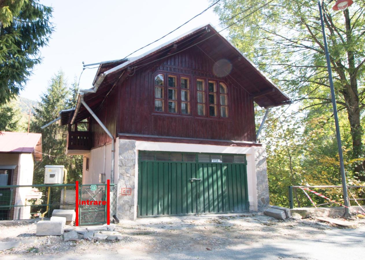 Rustic Regal - B&B