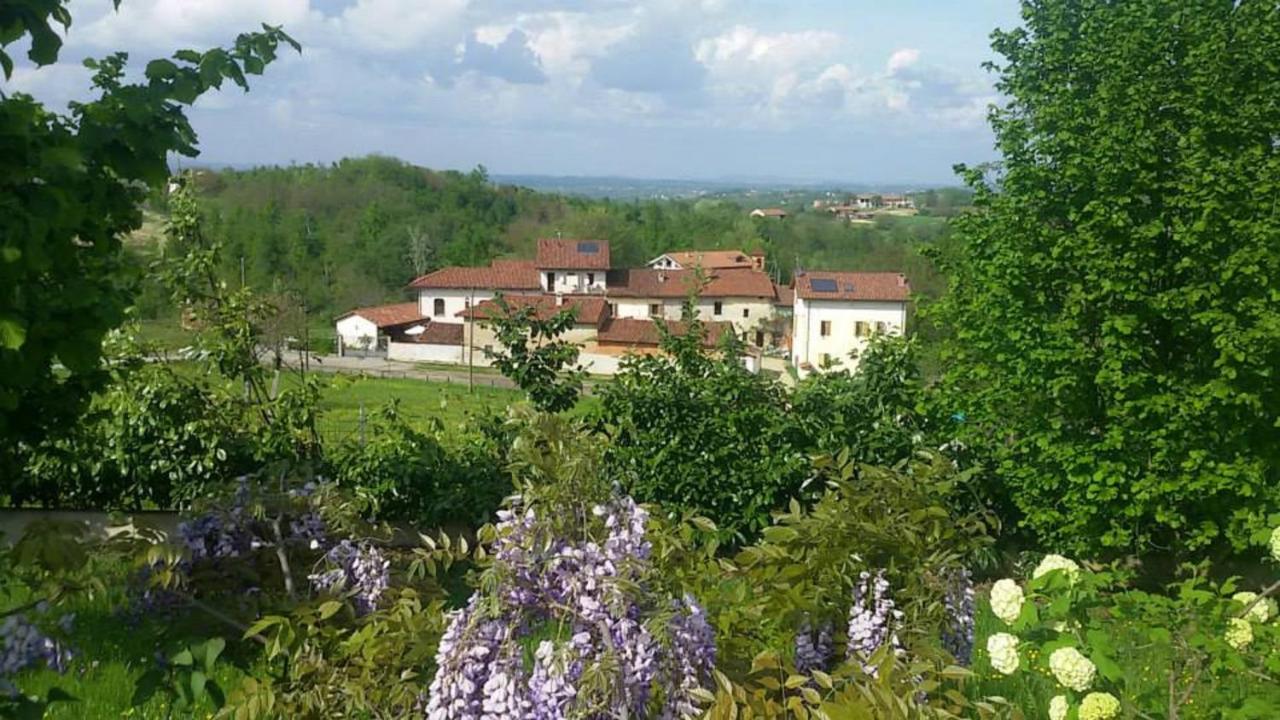 B&B Ferrere - Azienda Agricola Cascina Monticone - Bed and Breakfast Ferrere