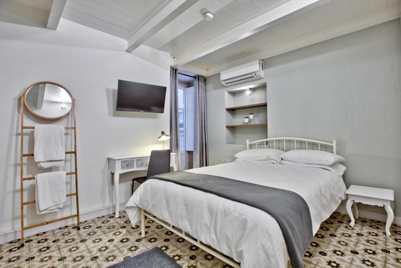 B&B Valletta - Chateau La Vallette - St. Elmo Suite - Bed and Breakfast Valletta