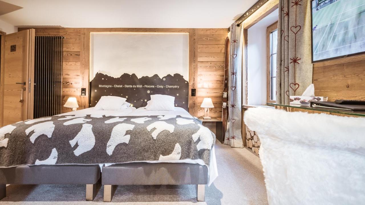 Double or Twin Room with Mountain View