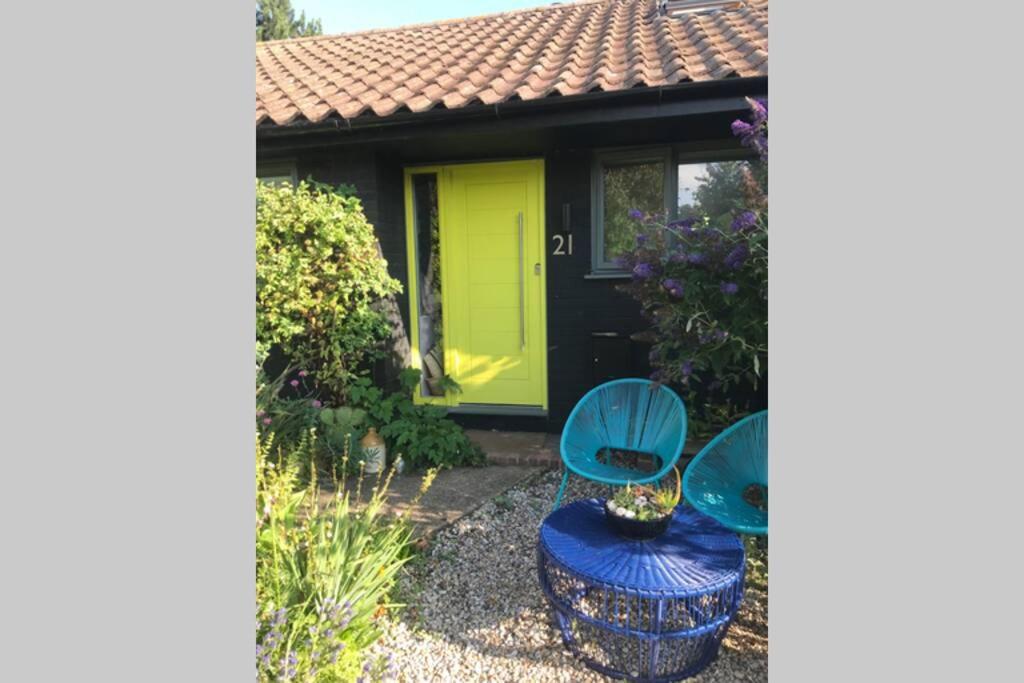 B&B Whitstable - The Yellow Door Whitstable - Peaceful retreat close to beach - Bed and Breakfast Whitstable
