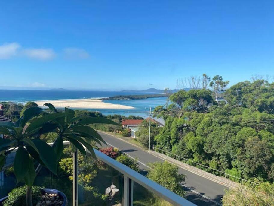 B&B Nambucca Heads - Vista Maritima - Light, Modern, spectacular views! - Bed and Breakfast Nambucca Heads