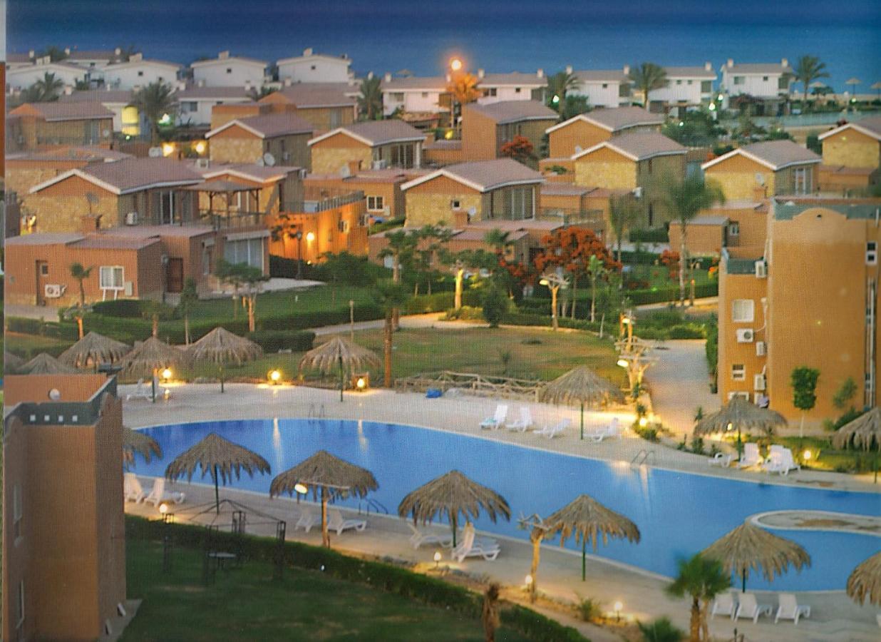 Palermo Chalet in Marina Wadi Degla Ain Sokhna with 250 Sqm Private Garden & near to the Beach - B&B