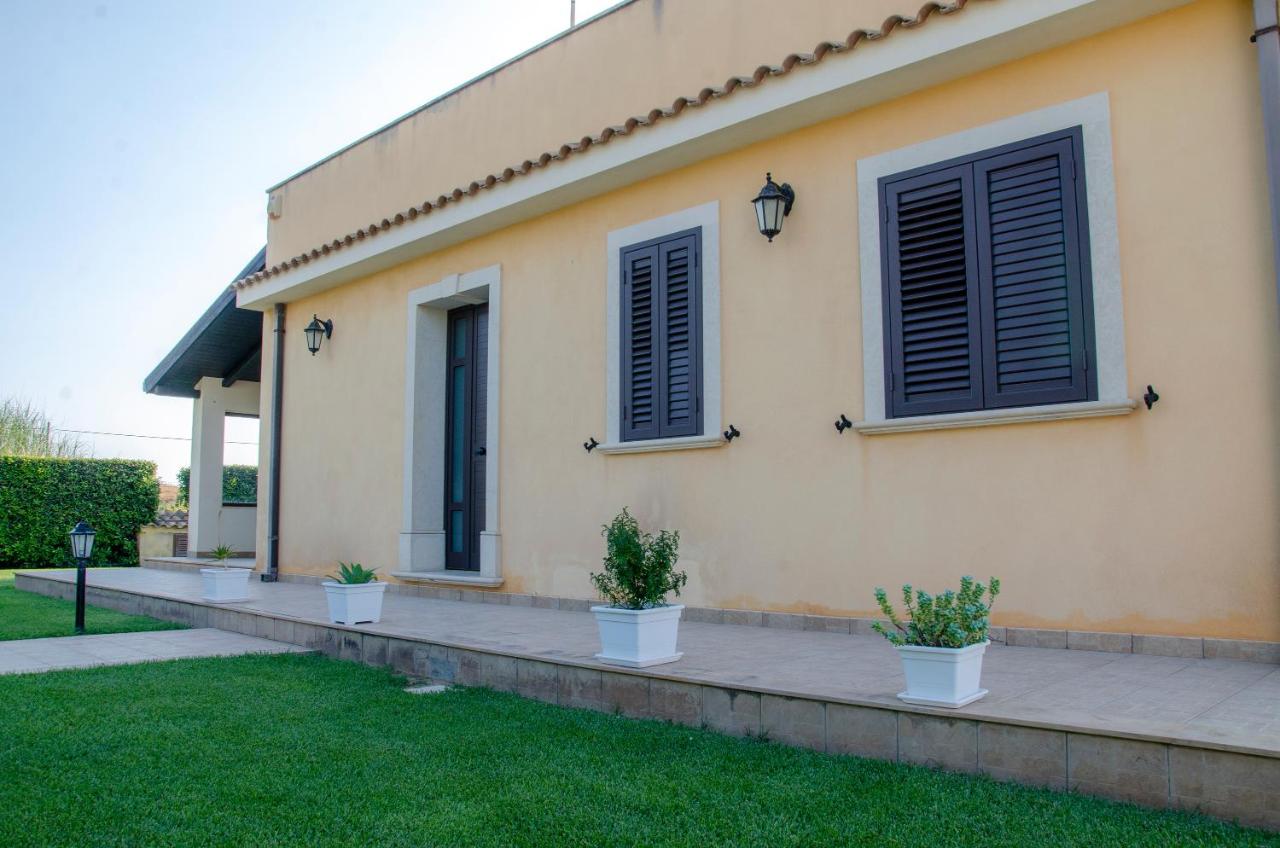 Villa la Tonnara CaseSicule, Private Villa far 50 m from the Sand Beach - B&B Santa Maria del Focallo