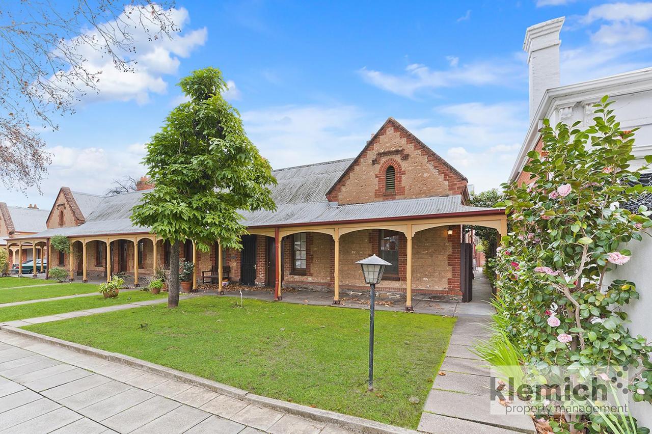 Stanley Cottage Two-Bedrooms (82 Stanley street North Adelaide)