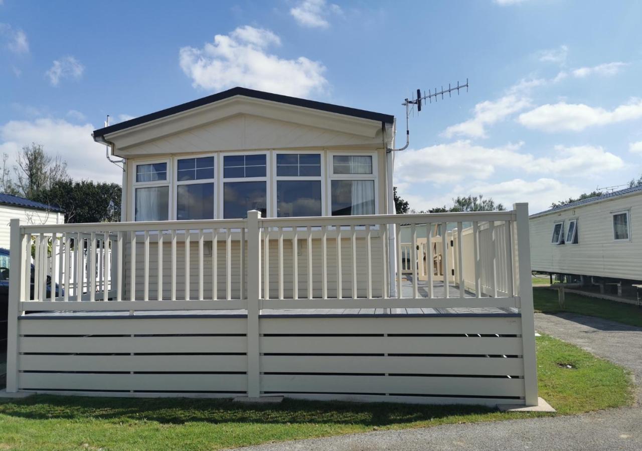 B&B Chichester - Tranquil 6 Berth Luxury Holiday Home - Bed and Breakfast Chichester