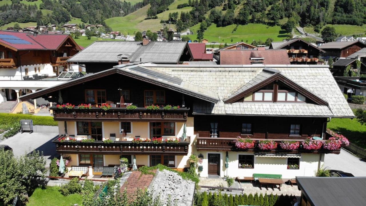 B&B Dorfgastein - Gästehaus Schernthaner - Bed and Breakfast Dorfgastein