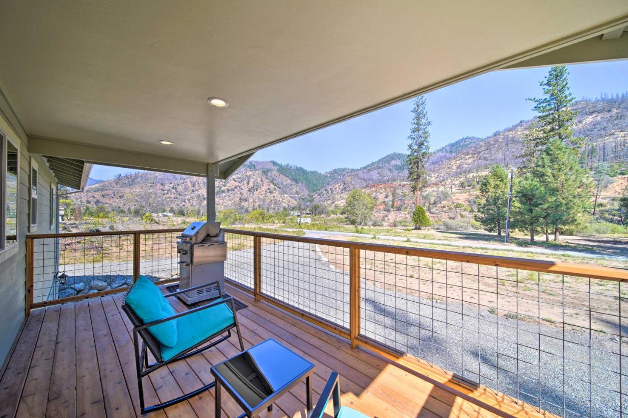 River Acres Retreat w/ Grill & River Access! - Chambres d'hôtes Weaverville