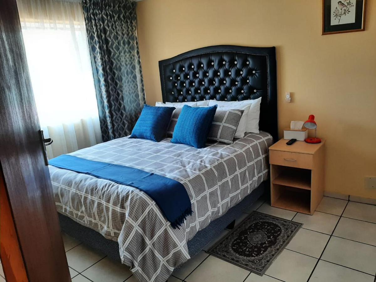 B&B Middelburg - TM Self Catering Accommodation - Bed and Breakfast Middelburg