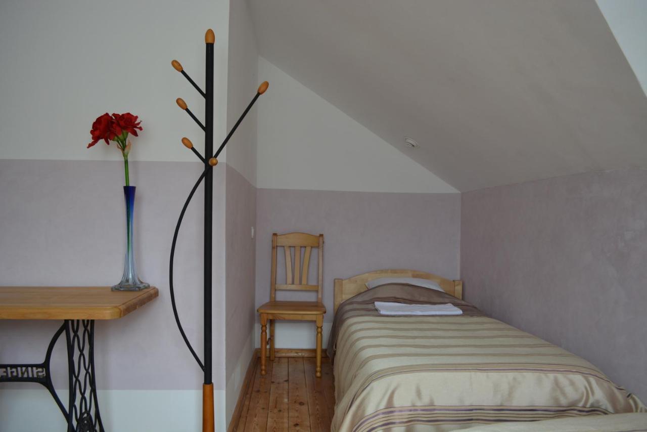 Vierpersoonskamer met Gedeelde Badkamer