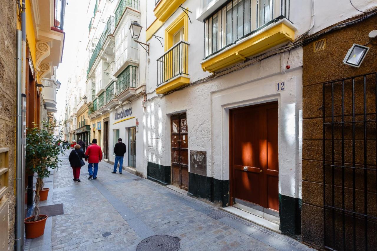 Apartamentos LOTO y LIZ by Cadiz4Rentals - Chambres d’hôtes