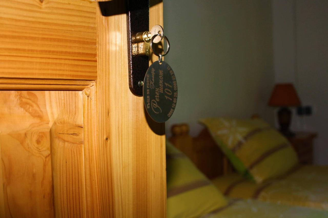 Zweibettzimmer mit eigenem Bad