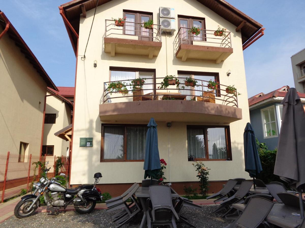 Pensiunea Orion - B&B