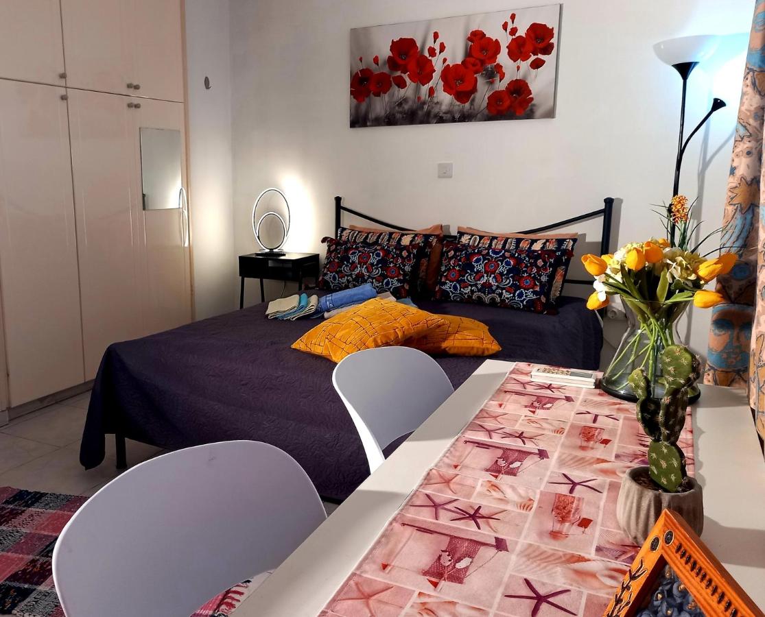 B&B Limassol - Ariadne 1, Sea Side Boutique Apartment - Bed and Breakfast Limassol