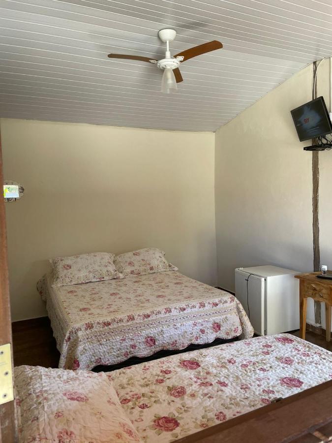 Camera Tripla Economy