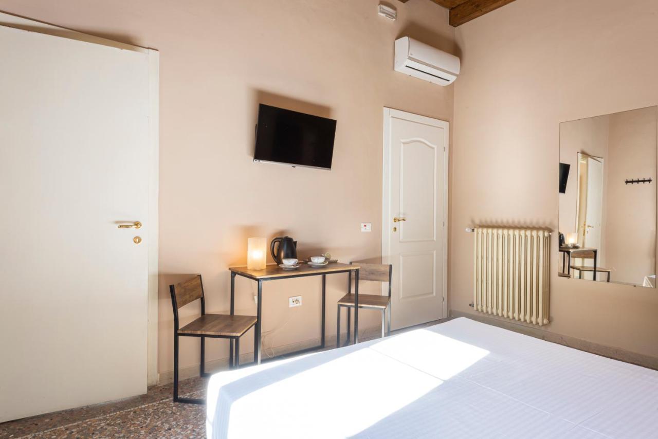 King Room with Roll-In Shower - Disability Access